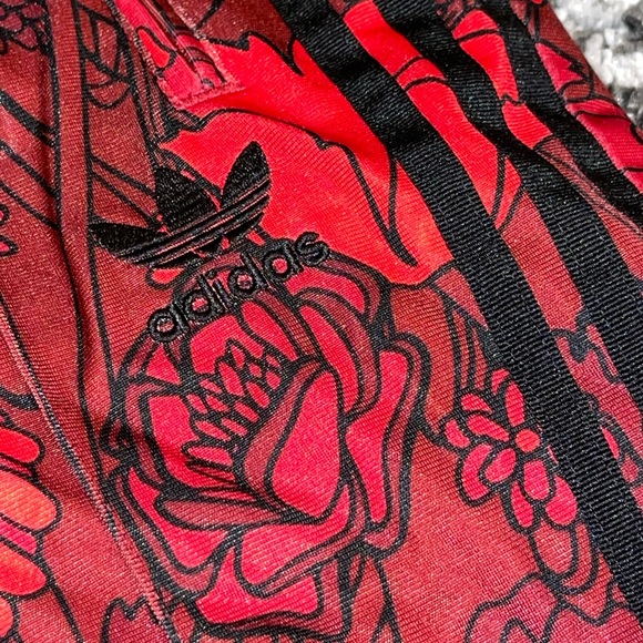 Adidas women’s rose print  track pants - Picture 4 of 6